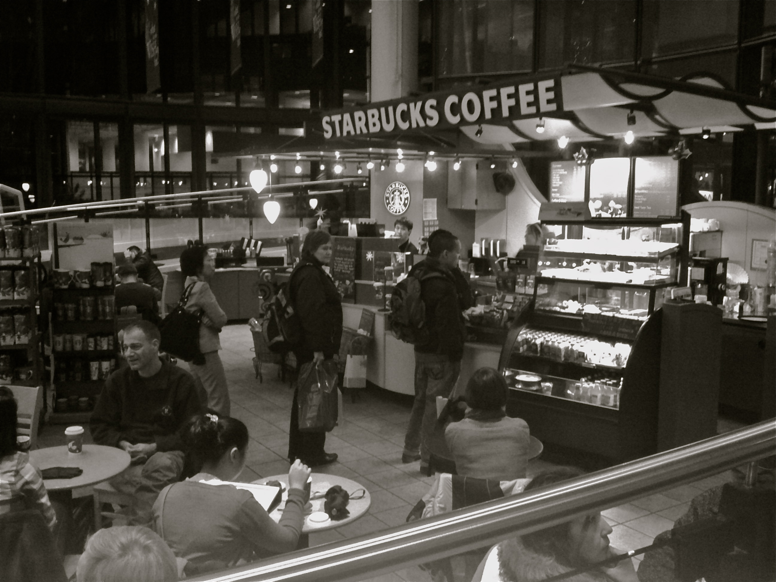 Starbucks do'koni ichki ko'rinishi